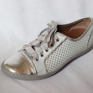 Donald J. Pliner Maxi Silver Leather Sneakers 9.5